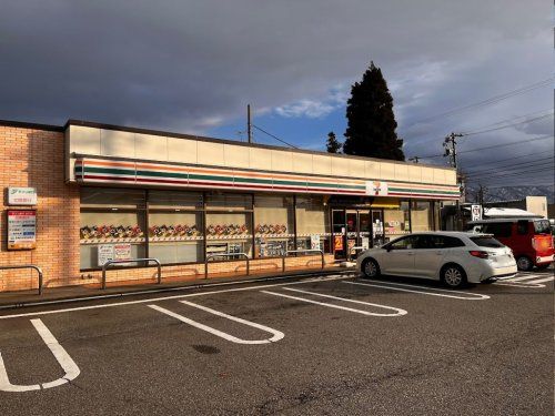 近くのセブンイレブン 南砺やかた店まで467m(徒歩6分)