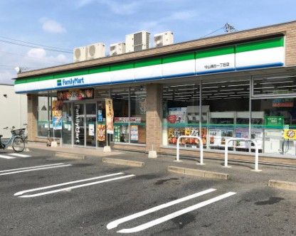 近くのファミリーマート 守山瀬古一丁目店まで714m（徒歩9分）