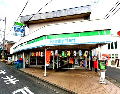 近くのコンビニまで506m（徒歩7分）