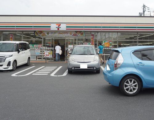 近くのセブンイレブン さいたま文蔵4丁目店まで217m（徒歩3分）