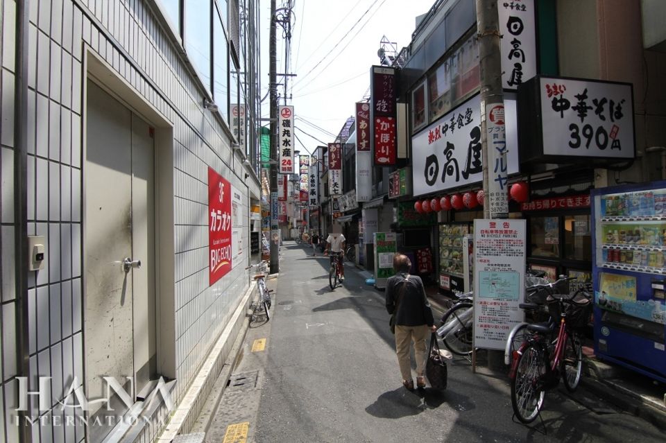 近くの日高屋 北千住西口駅前店まで784m(徒歩10分)