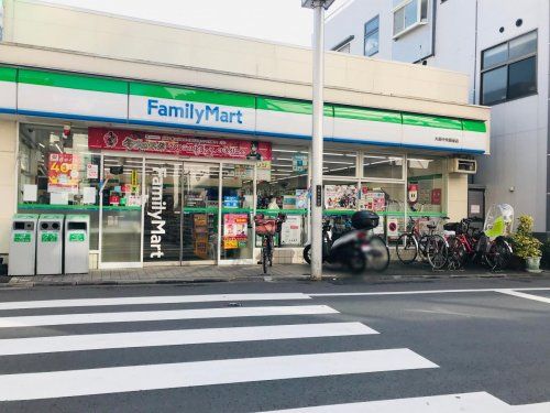 近くのファミリーマート 大島中央銀座店まで118m（徒歩2分）