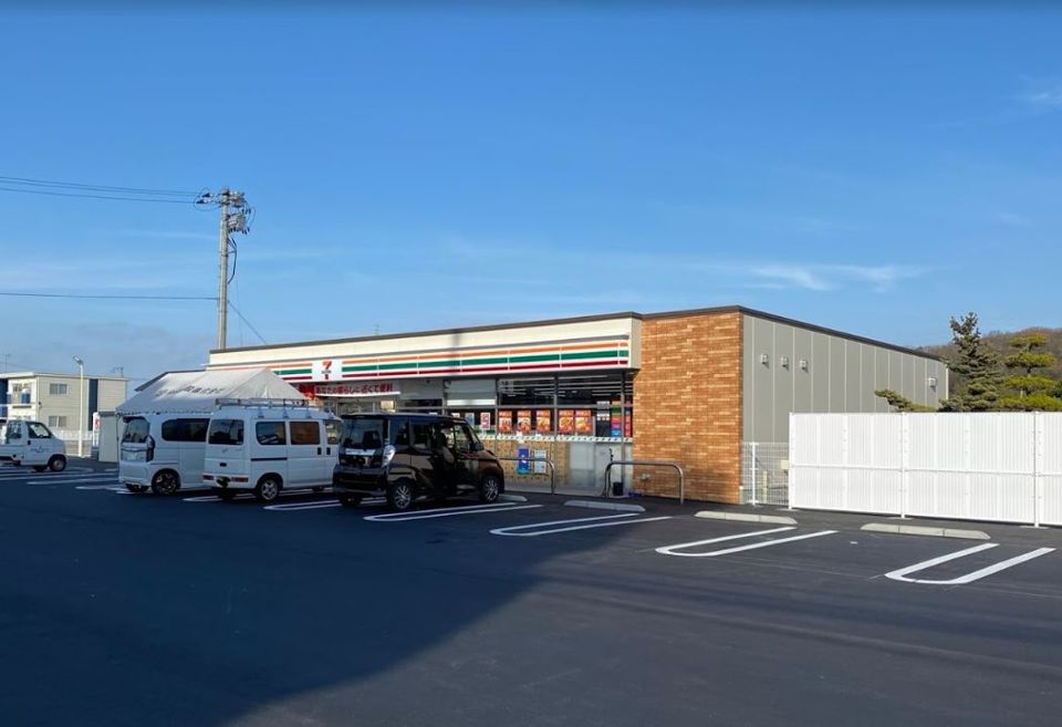 近くのセブンイレブン 岡山東花尻店まで537m(徒歩7分)