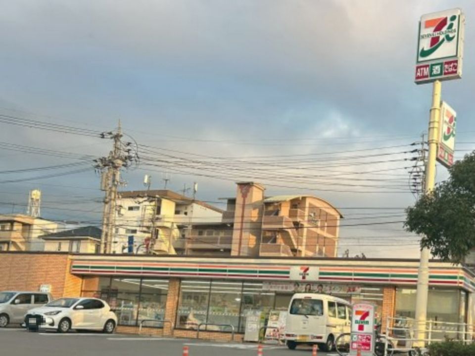 近くのセブンイレブン 松山湯渡町店まで844m(徒歩11分)