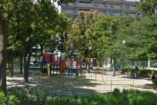 近くの中野南公園まで361m（徒歩5分）
