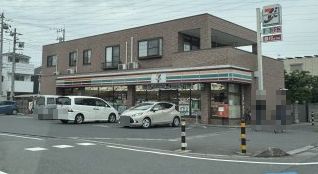 近くのセブンイレブン 鳩ケ谷里店まで217m(徒歩3分)