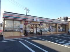 近くのセブン‐イレブン 下末吉店まで51m（徒歩1分）