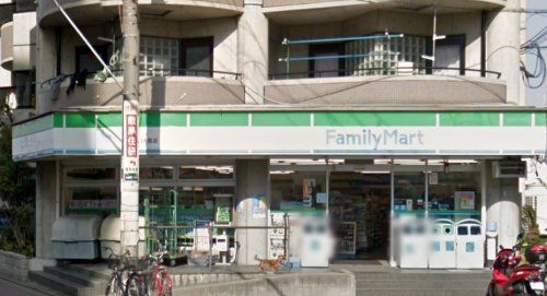近くのファミリーマート・守口大庭店まで333m（徒歩5分）