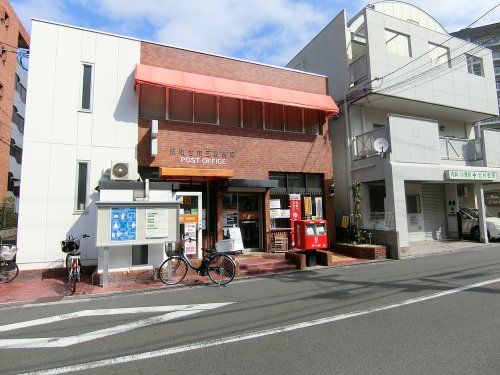 近くの城東古市三郵便局まで341m（徒歩5分）