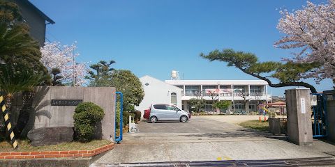 近くの幼稚園・保育園まで1,014m（徒歩13分）