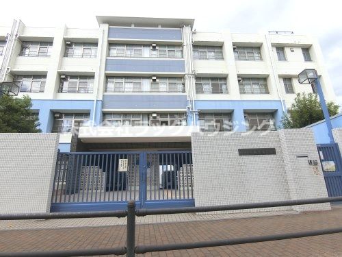 近くの焼野小学校まで283m（徒歩4分）