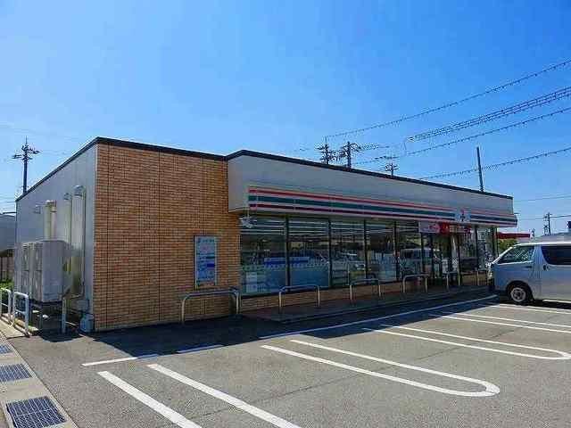 近くのセブンイレブン 砺波インター店まで537m(徒歩7分)