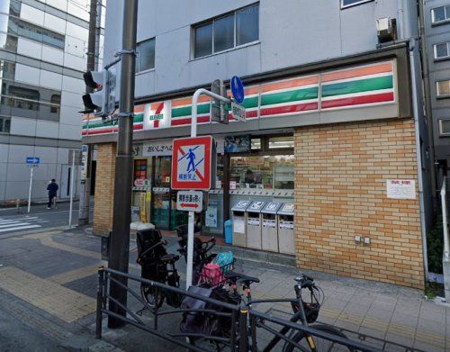 近くのセブンイレブン 横須賀米ケ浜店まで65m（徒歩1分）