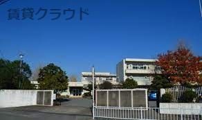 近くの市原市立石塚小学校まで980m（徒歩13分）