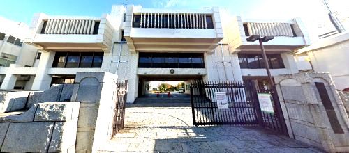 近くの私立横浜商科大学まで1,174m（徒歩15分）