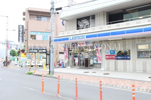 近くのコンビニまで523m（徒歩7分）