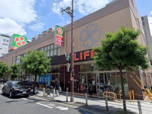 近くのライフ 阿波座駅前店まで261m(徒歩4分)