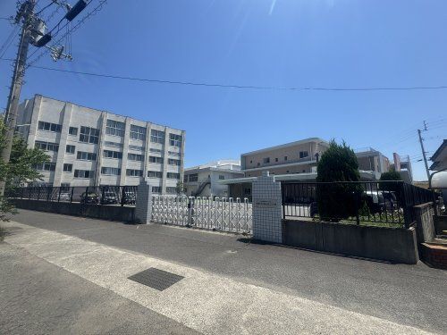 近くの四国大学附属認定こども園まで1,233m（徒歩16分）