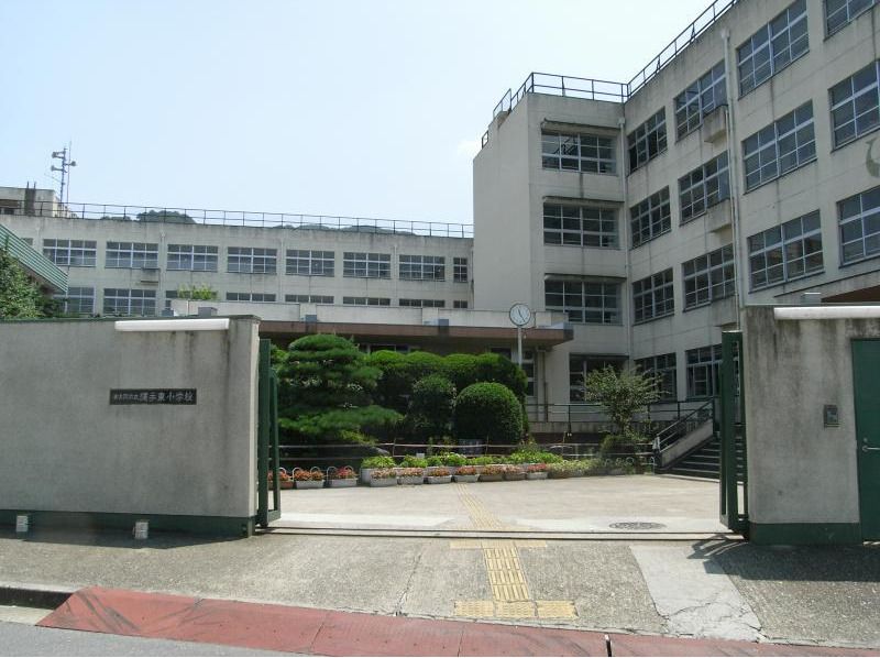 近くの縄手東小学校まで362m(徒歩5分)