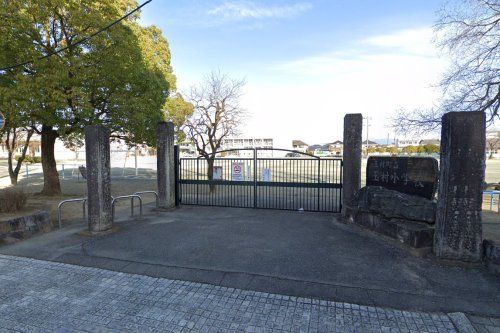 近くの玉村町立玉村小学校まで700m(徒歩9分)