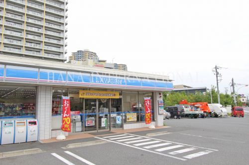 近くのコンビニまで450m（徒歩6分）