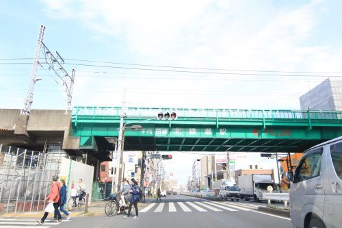 近くの北綾瀬駅まで1,414m（徒歩18分）