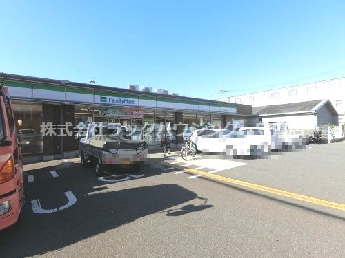近くのファミリーマート 守口東郷通店まで204m（徒歩3分）