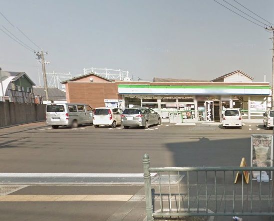 近くのファミリーマート 諫早幸町店まで908m(徒歩12分)