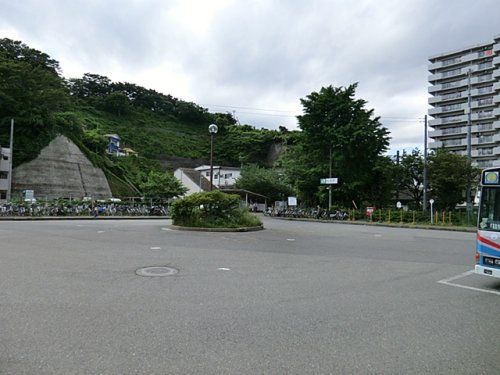 近くのJR田浦駅まで1,239m(徒歩16分)