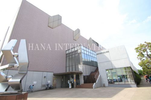 近くの浦安市役所 中央図書館当代島分館まで893m(徒歩12分)