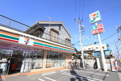 近くのコンビニまで396m（徒歩5分）