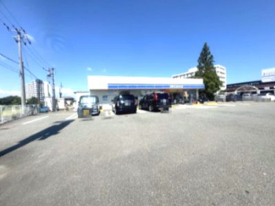 近くのローソン 徳島インター南店まで655m（徒歩9分）