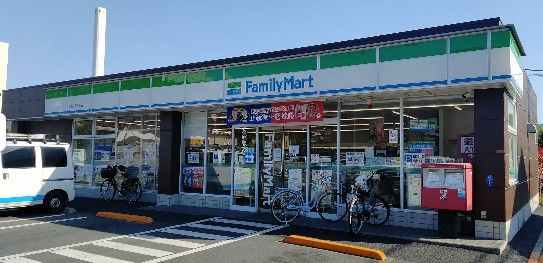 近くのファミリーマート 杉並人見街道店まで486m(徒歩7分)