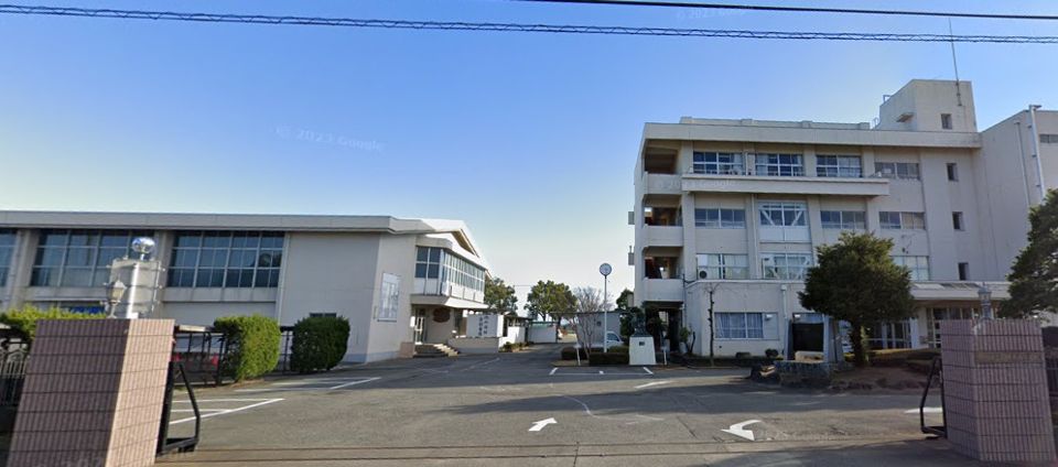 近くの群馬県立前橋西高校まで417m(徒歩6分)