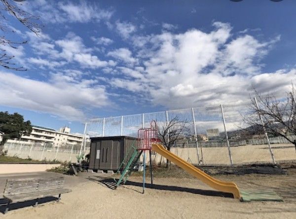 近くの東諸福公園まで226m（徒歩3分）
