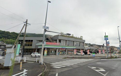 近くのファミリーマート 諫早小野町店まで1,249m(徒歩16分)