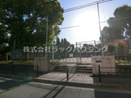 近くの都島公園まで581m(徒歩8分)