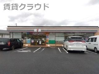 近くのコンビニまで655m（徒歩9分）