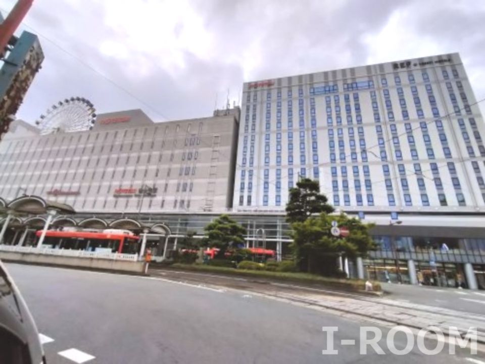 近くのいよてつ高島屋まで671m（徒歩9分）