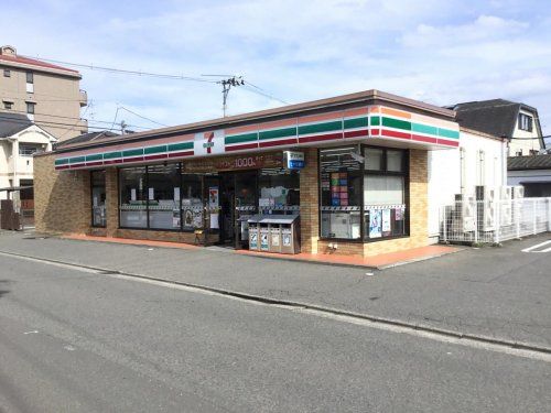 近くのセブンイレブン　仙台新田1丁目店まで587m（徒歩8分）