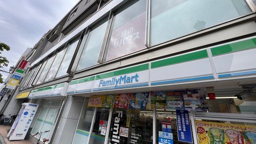 近くのコンビニまで291m（徒歩4分）