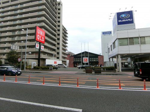 近くのユニクロ 城東関目店まで185m（徒歩3分）
