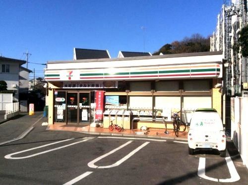 近くのセブン‐イレブン 横浜下末吉４丁目店まで190m（徒歩3分）