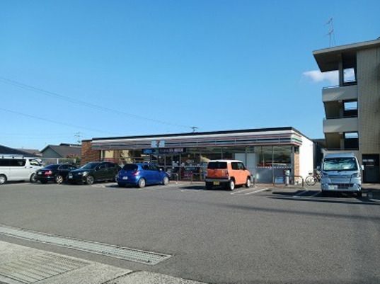 近くのセブンイレブン 高松仏生山店まで786m（徒歩10分）