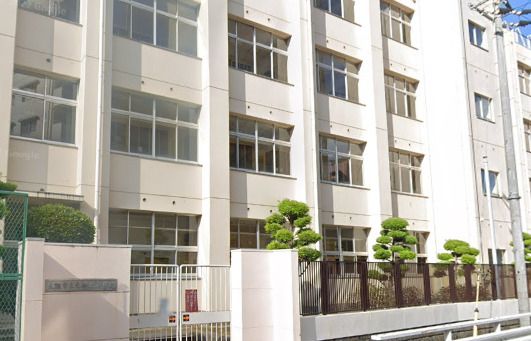 近くの大阪市立九条北小学校まで523m（徒歩7分）
