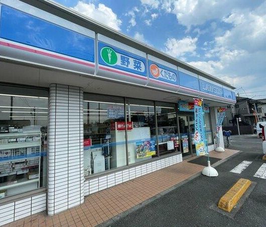 近くのコンビニまで840m（徒歩11分）