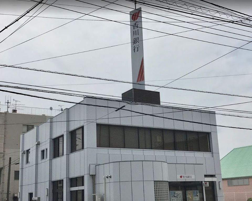近くの香川銀行 岡山南支店まで512m（徒歩7分）