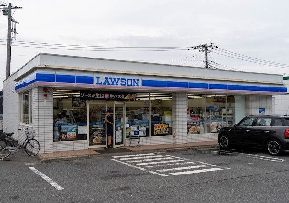近くのローソン 木更津中尾店まで942m(徒歩12分)