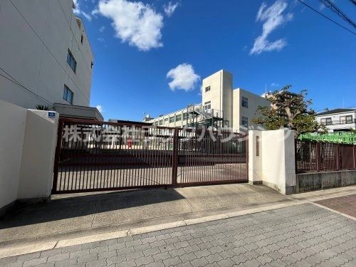 近くの大阪市立中浜小学校まで193m（徒歩3分）