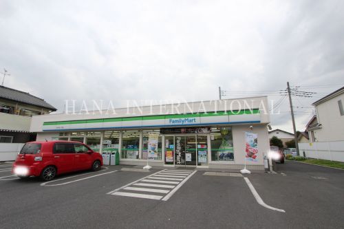 近くのファミリーマート 吉川平沼一丁目店まで2,123m(徒歩27分)